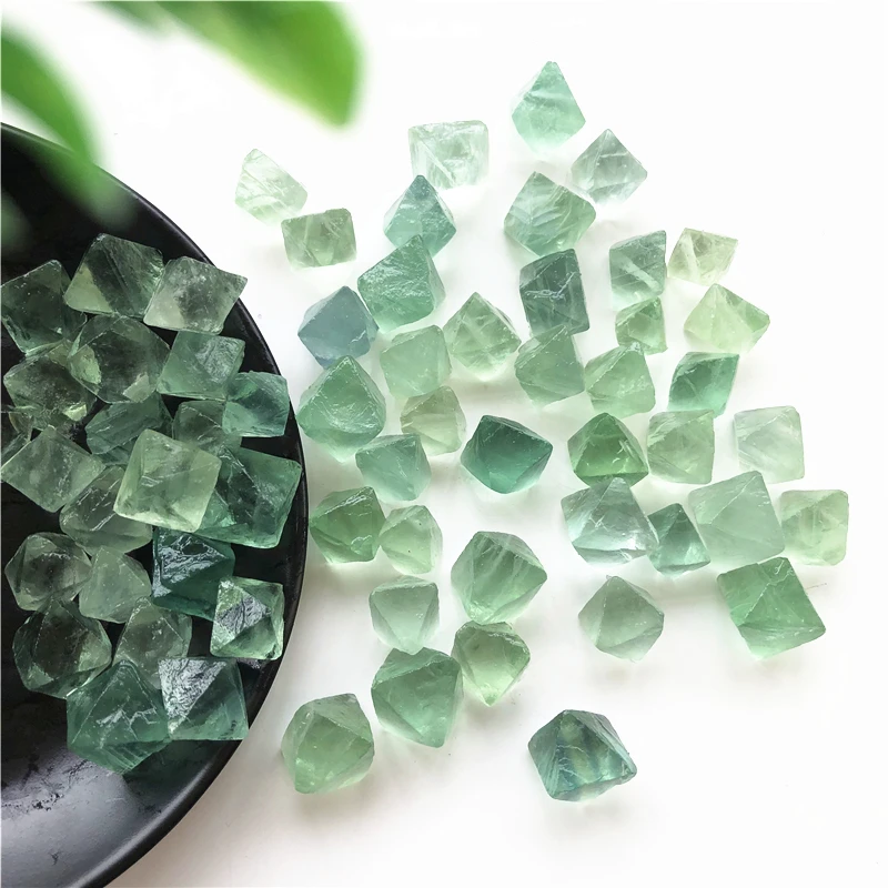 10 20 мм натуральный кристалл образец зеленый флюорит Octahedron лечебные кристаллы