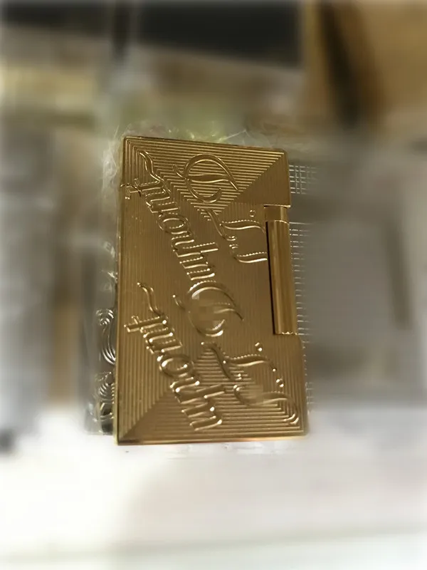 

S.T Memorial D upont lighter Bright Sound! New In Box Serial number TH44