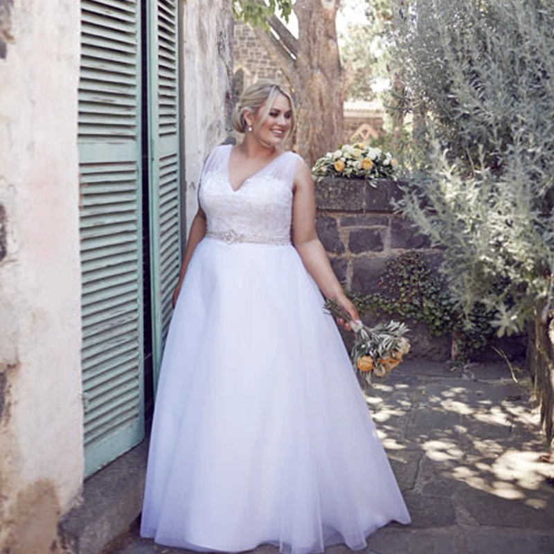 Elegant V-neck Plus Size Wedding Dresses with Wrap Beaded A-line Tulle Bridal Gown Customized Robe de Mariee