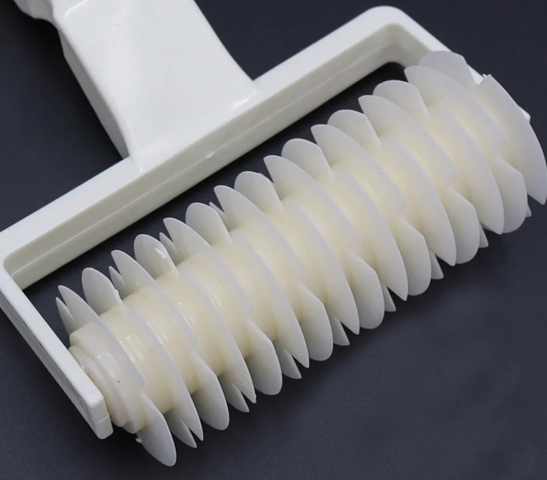 1PCS Plastic Pull Net Pizza Knife Wheel Pasta Lattice Roller Cutter Dough Biscuit Pie Kitchen Baking Tool Cutter Accessories