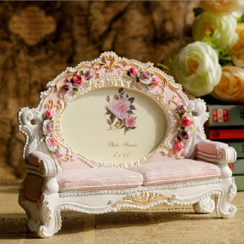 

Europe Retro Vintage Sofa Photo Frame Resin Pink Flower Picture Photo Frame Wedding Home Decoration Gift Ornament Craft Bed
