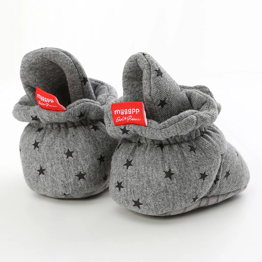 Обувь для новорожденных мальчиков; нескользящие зимние теплые ботиночки унисекс для малышей; мягкая обувь на липучке с принтом со звездами; модная детская обувь для первых шагов