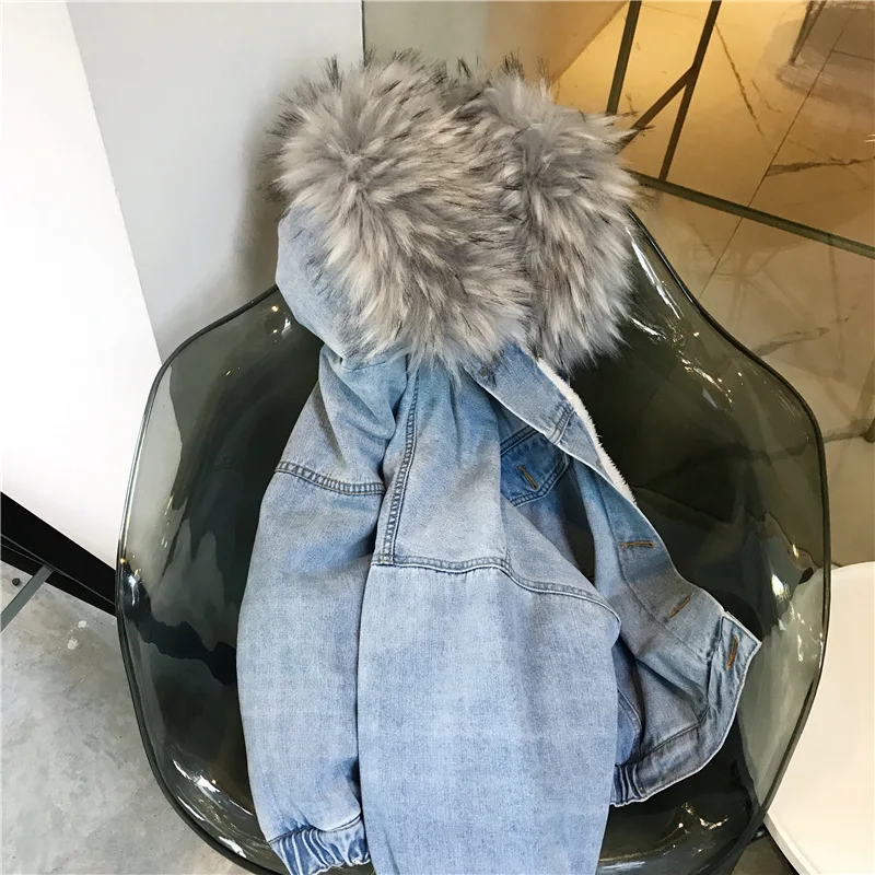 

Photo Shoot ~ Thick Plush Fur Collar Jeans Coat Loose-Fit Short plus Velvet Lambs Wool Cotton Coat Women's