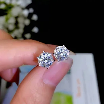 شراءأقراط Moissanite 14K الذهب الأبيض الكلاسيكية 6 مخالب 5 مللي متر مويسانيت مجموع 1ct DF اللون المشاركة أقراط الزفاف