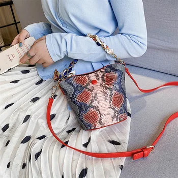 

YILIAN bags in the summer of 2020 the new tide fashion joker color bucket bump senior contracted handbag