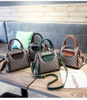 

Spring and summer 2020 new hand bill of lading, shoulder, small square bag, fashion printed bag, same style female bag