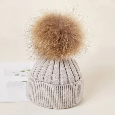 dark gray Повседневные толстые вязаные шапочки skullies для женщин и мальчиков; Новинка; детская вязаная шапка в полоску с помпонами из натурального меха для девочек; шапка gorros - Цвет: dark gray