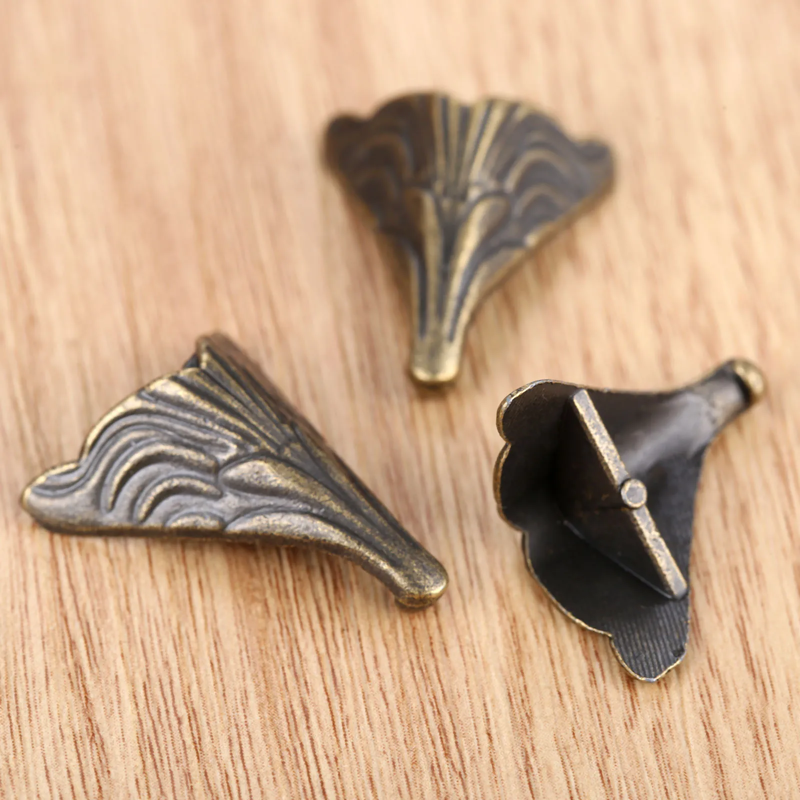 Beast Corner Protectors 4pcs/set Antique Bronze Jewelry Box Feet Wood Gift Wine Case Desk Leg Decor Guard Books Old Fashioin
