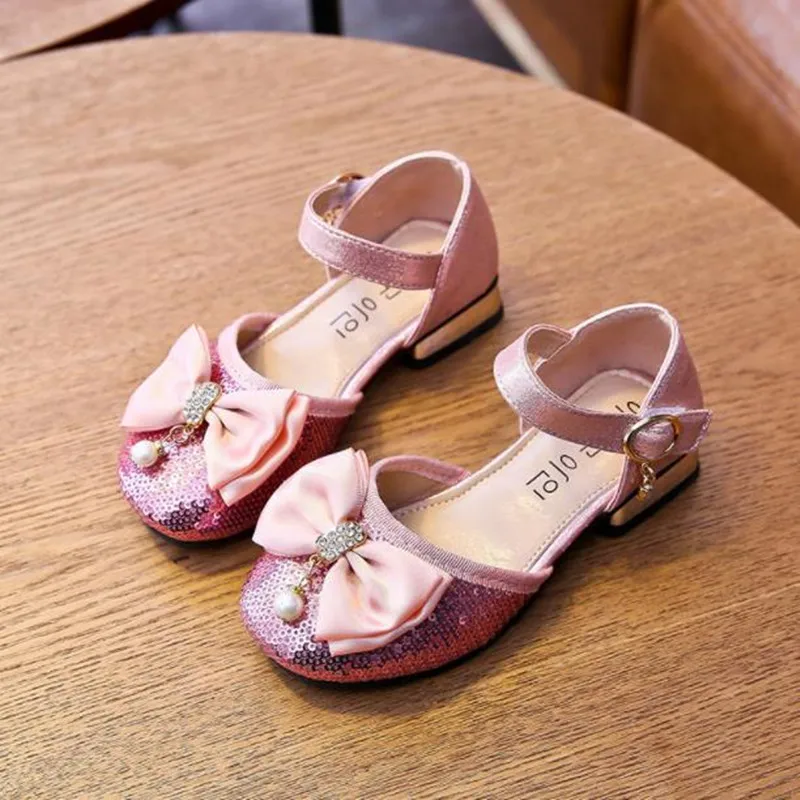 

Kids Performance Dance Shoes Children Girls Sequins Sandals Girls Princess Shoes Single Shoes Fashionable Button Sandals