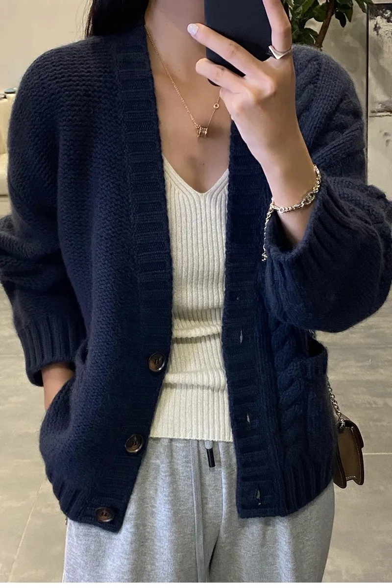 2021 New Pure Cashmere Knit Cardigan Fashion Thick Loose Sweater Winter Women's 100%Wool V-Neck Large Size Jacket High-End Coat