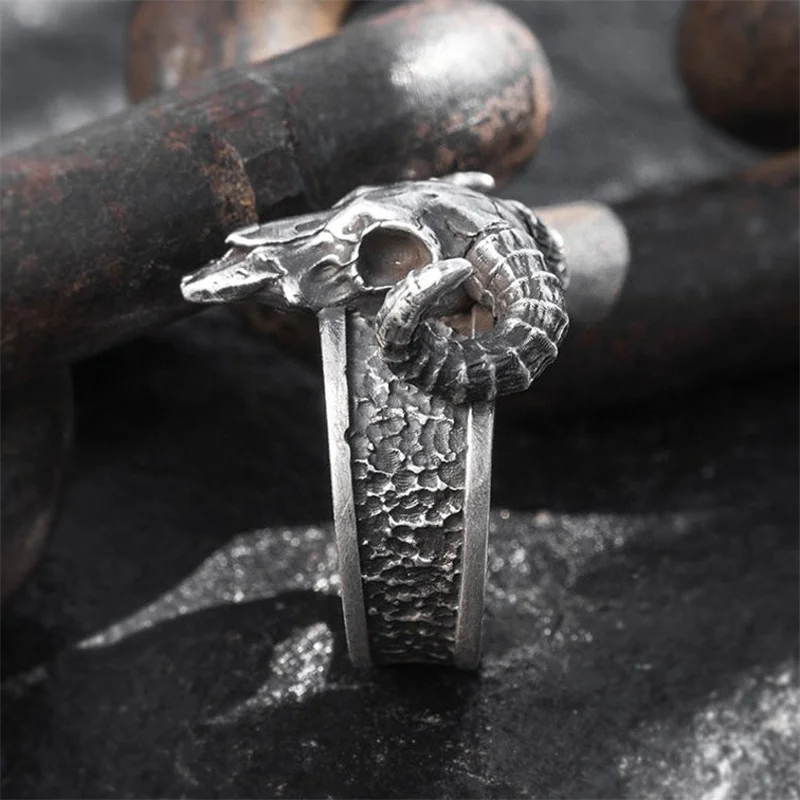 Vintage Retro Punk Skull Devil Horn Rings for Men Women Couples Personality Party Hip Hop Claw Ring Jewelry Men Courage couples rings finger ring