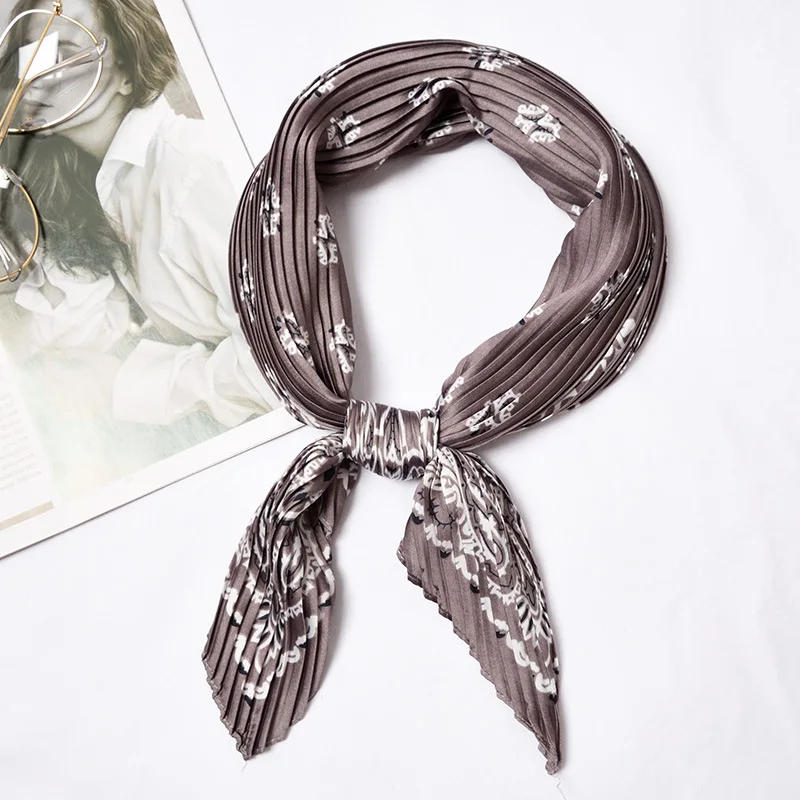 Сложенный плиссированный шелковый шарф, Изысканный Ретро Модный принт, украшение от морщин, солнцезащитный крем, дикое искусство, маленький квадратный шарф, размер 55*55 см - Цвет: 7