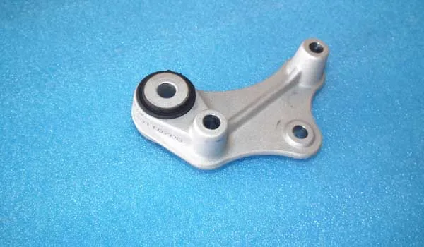 (4 models) 1pcs Engine Mounting Bracket cushion rubber part for Chinese X1 M1 1.3L 473 engine Auto car motor parts