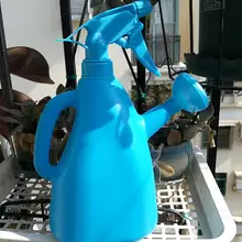 

2 in 1 watering can Dual Use Sprayer 0.85L Watering can/Sprayer head garden yard plant irrigation random color watering can
