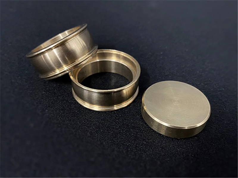 Coin Squeeze by Oliver Magic Magic Tricks Coin Penetration Magia Magician Close Up Illusions Gimmick Prop Mentalism Tube Magica