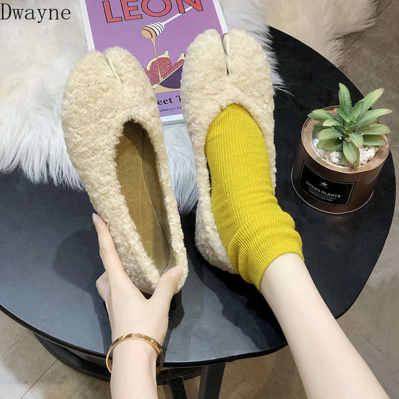 Shoe Woman Fall 2019 New Korean Flat Bottom Baitao Comfortable Ins Net Red Toed Pig Hoof Fur Shoes for Outside Wearing | Обувь