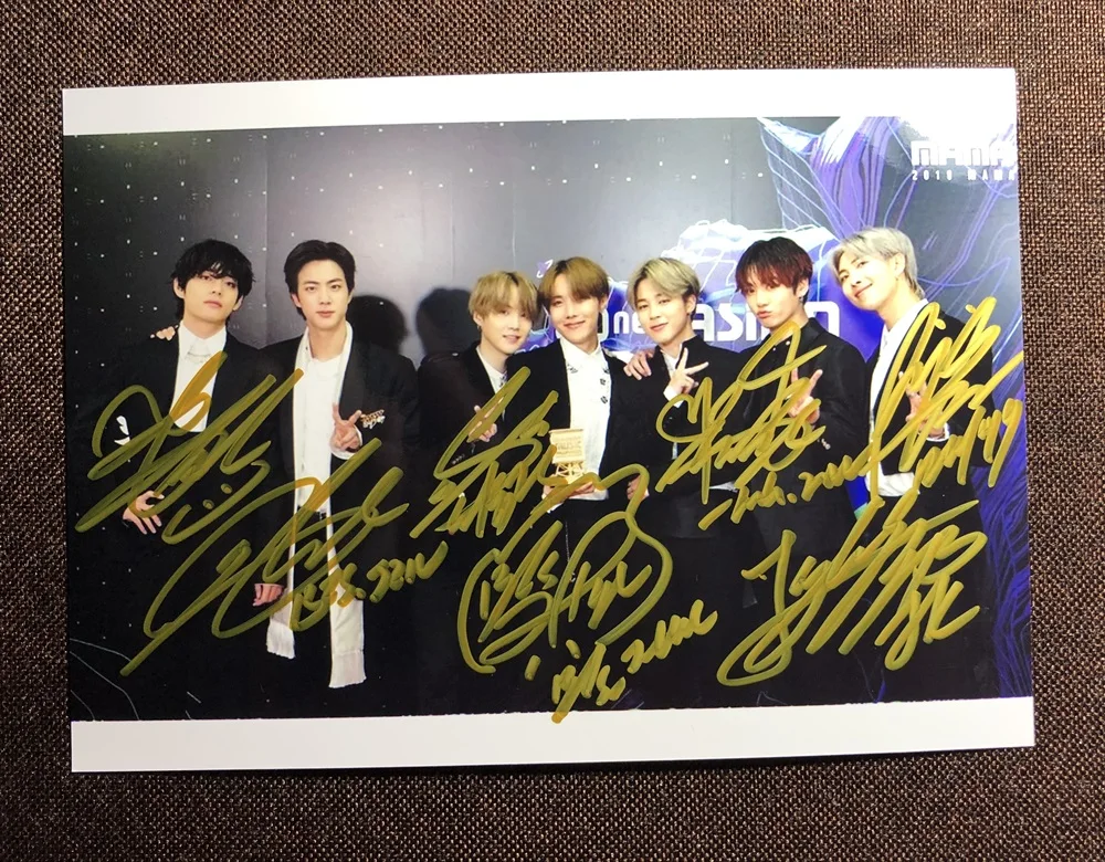 MAP OF THE SOUL V SUGA JIN JIMIN Jung Kook RM J-HOPE autographed group photo 5*7 Award ceremony autographs in ink 1219O3 | Дом и сад
