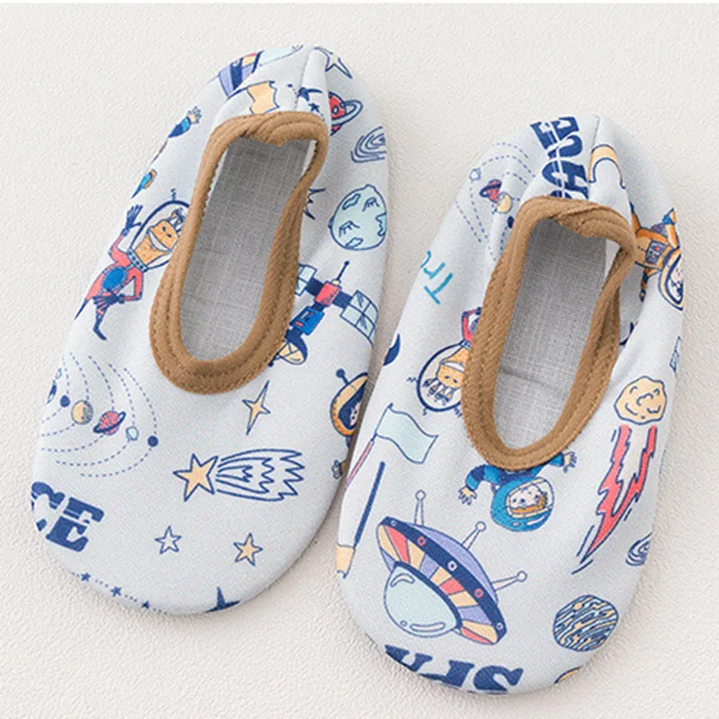 Meias do Bebê com Solas de Borracha Crianças dos Desenhos Meias Piso Recém-nascido Anti Deslizamento Animados Engraçado Menino Menina Inverno Respirável Sokken 6 Pares - Lote 5 High Quality Mamãe e Bebê
