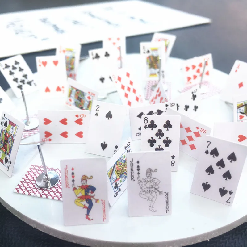

Handmade Mini-Poker Stud Earrings Women Personality Interesting Mini Playing Card Earring Fashion Jewelry Random Delivery A462