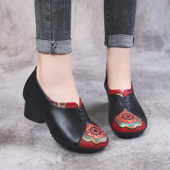 

2020 Spring Autumn Leather Shoes Women's Retro Style Mother's Shoes Thick Heel Soft Comfortable Flower Printing Casual Shoes