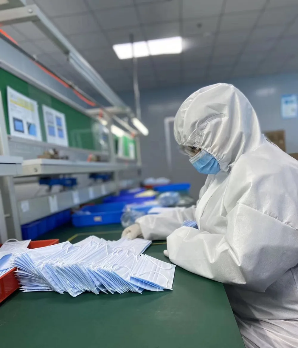 Masks-For-Daily-Protection-Disposable-Dustproof-Mouth-Mask-3-Layers-Non-Woven-Masks-Earloop-Face-Mask (2)