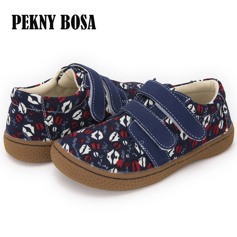 branded casual shoes