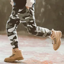 Брюки для мальчиков; коллекция года; сезон весна; детская одежда; стиль; спортивный комбинезон; шаровары; камуфляжные брюки; трендовые повседневные брюки в Корейском стиле