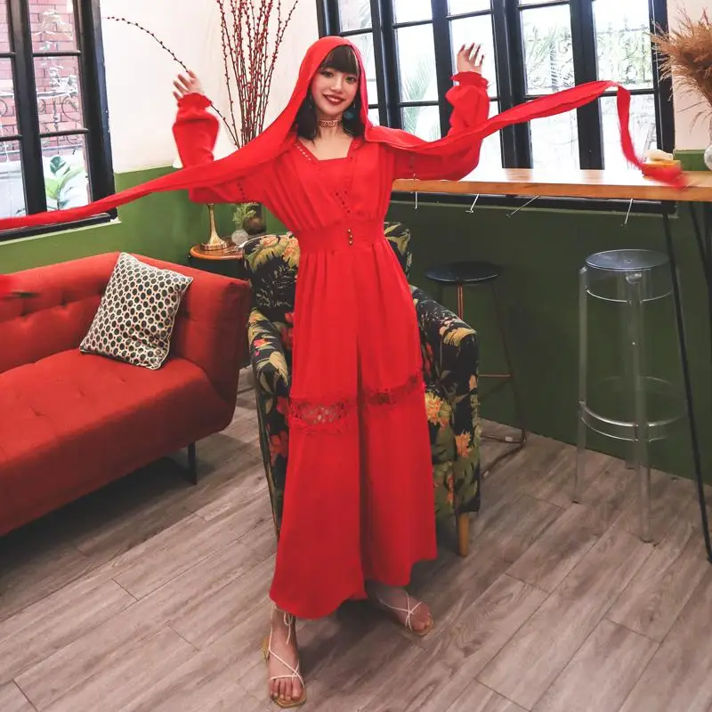 Video scene shooting autumn new holiday national desert wind hooded dress skirt