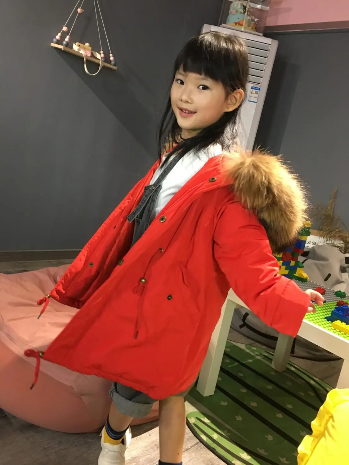 Детская куртка-пуховик на утином пуху до 30 градусов зимнее пальто для мальчиков и девочек куртка с капюшоном из меха енота верхняя одежда для девочек, пуховая парка От 4 до 12 лет, TZ430
