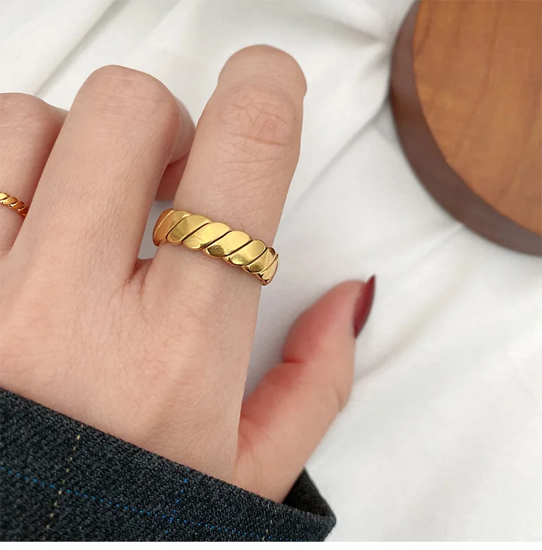 YUN RUO Euramerican Fashion Temperament Simple Diagonal Stripes Twist Stainless Steel Open ring For Woman Man Jewelry Never Fade 4