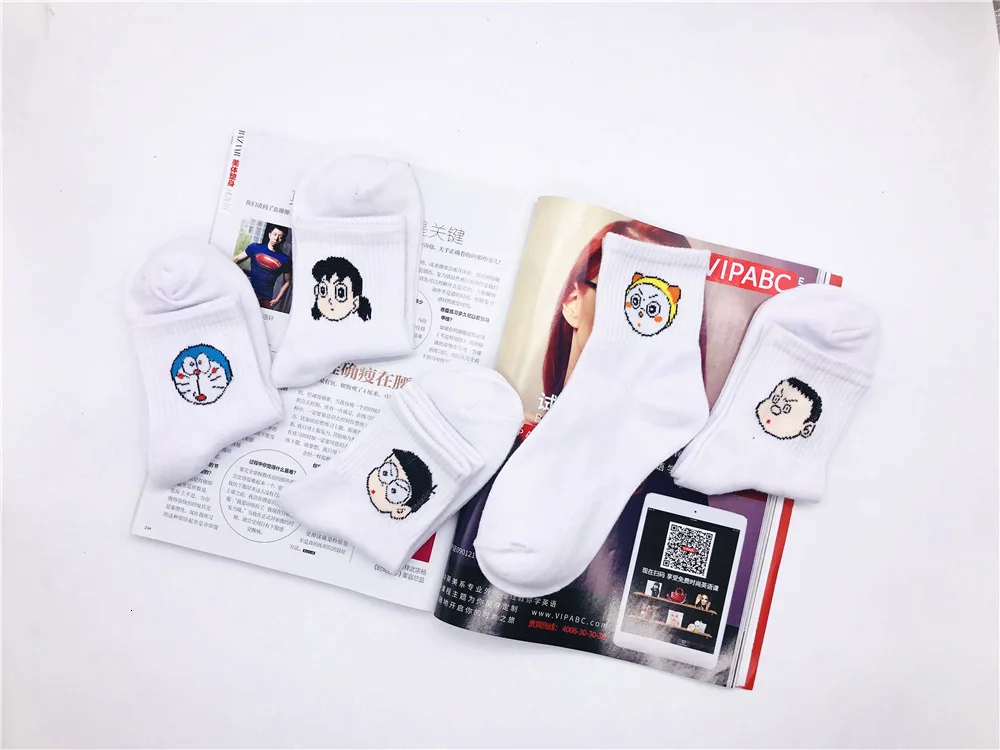 Новые милые Носки с рисунком Crayon Shin Chan, женские хлопковые крутые короткие носки с героями мультфильмов, хипстерские носки для скейтборда, забавные женские носки