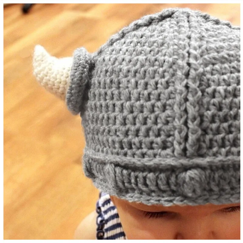 Pudcoco бренд младенческой ребенок мальчик зимняя шапка теплая ручной работы крючком шапки ребенок рога викингов шапка вязанные шапки Snapback Swag Skullie шапки