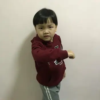 

High-end children's autumn new boy's coat in the big boy's cotton embroidered hooded sweater tide