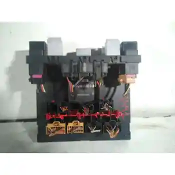 

3C8937049E CASE RELAYS/FUSES VOLKSWAGEN PASSAT SALOON (3C2)