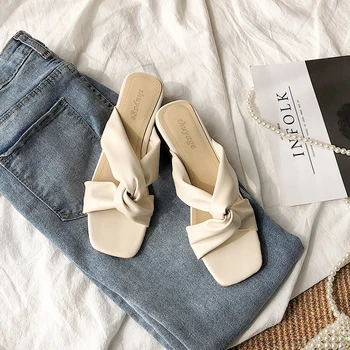 

2020 summer new Korean version of the wild student square head thick heel sandals sandals and slippers female fairy wind slipper