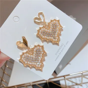 

Korean fashion light luxury love earrings temperament high sense shiny earrings asymmetrical personality Fashion Stud Earrings