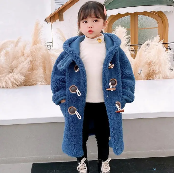 ��� �ܿ� �Ʒ��� �� ư �� �� ���ο� �м� �ҳ� �Ƿ� ���� �� �β��� �� ī ���� �ΰ� �� Snowsuit �ѿ�