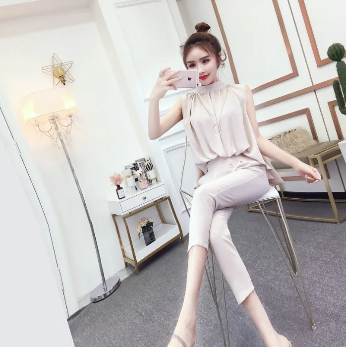 

One-piece Set Summer Wear Women's Korean-style Fashion Western Style Halter Solid Color Loose-Fit Clothing + Capri Pants Versati