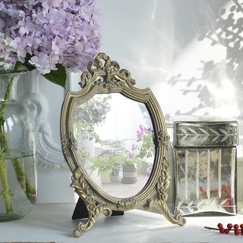 Espejo colgante de pared de baño de oro clásico, para el hogar Decoración Retro, adornos cosméticos de escritorio, espejos decorativos de pared