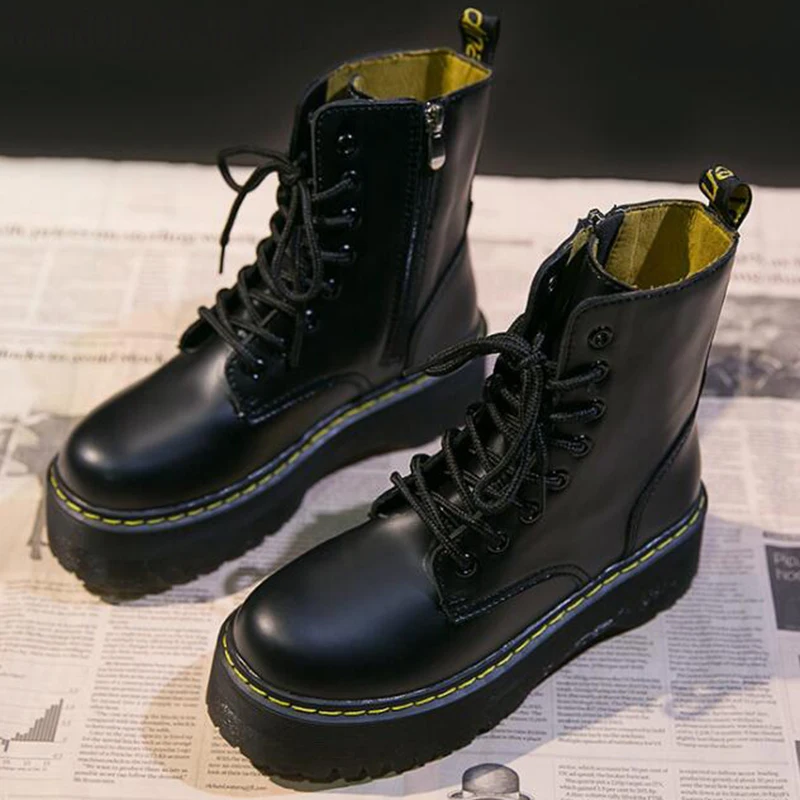 

Winter Retro platform Boots Women Outdoor Casual Female Shoes Lace Up British Style Motorcycle boots Non Slip ankle boots y753