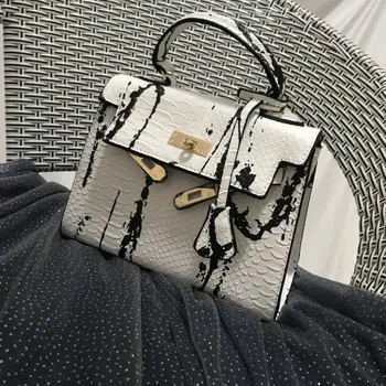 

2020 Spring and Summer New Python Pattern Platinum Bag Magazine Celebrity Inspired Portable Single-Shoulder Bag for Women