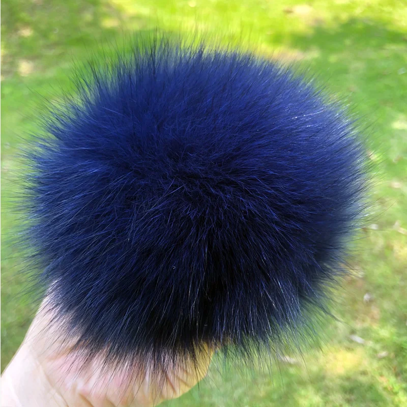 13 15 cm DIY Natural Color Real Raccoon Fur Pompoms For Bags Knitted Beanie Cap Hats Genuine fox fur Pom pom grey skully hat Skullies & Beanies