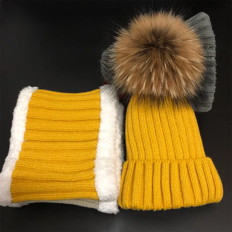Детские зимние шапки, модные вязаные шапки Skullies, Детские шапочки для мальчиков и девочек, шапки с помпоном из натурального меха енота, Комплект детских шапок и шарфов