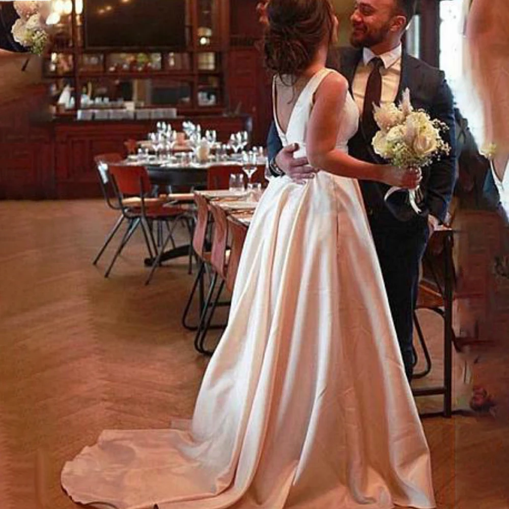 

MYYBLE 2023 Elegant Satin Bateau Neckline A-line Wedding Dress with Bowknot & Pockets Long Simple Bridal Gowns Robe De Mariee