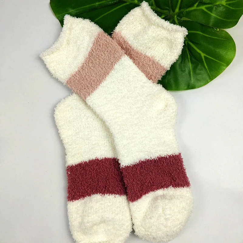 Карамельные теплые милые зимние женские носки с сердечками, милые повседневные женские носки, пушистые теплые махровые носки, короткие милые женские хлопковые носки