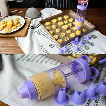 

8Pcs/Set Cake Cream Decorating Syringe Icing Piping Gun Baking Pastry Nozzle Cupcake Tool Cookie Dry Flower Gun Set Extruder Pen