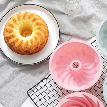 

4pcs 6 Inch Swirl Silicone Cake Pan Mold Fluted Round Non Stick Reusable Baking