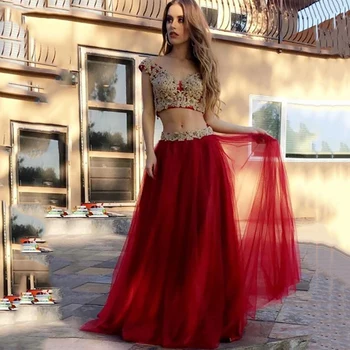 

Eightree Arabic Prom Dresses Sexy Two Pieces Evening Dress V Neck Sleeveless Gold Lace Applique Formal Party Gown Robe de Soiree
