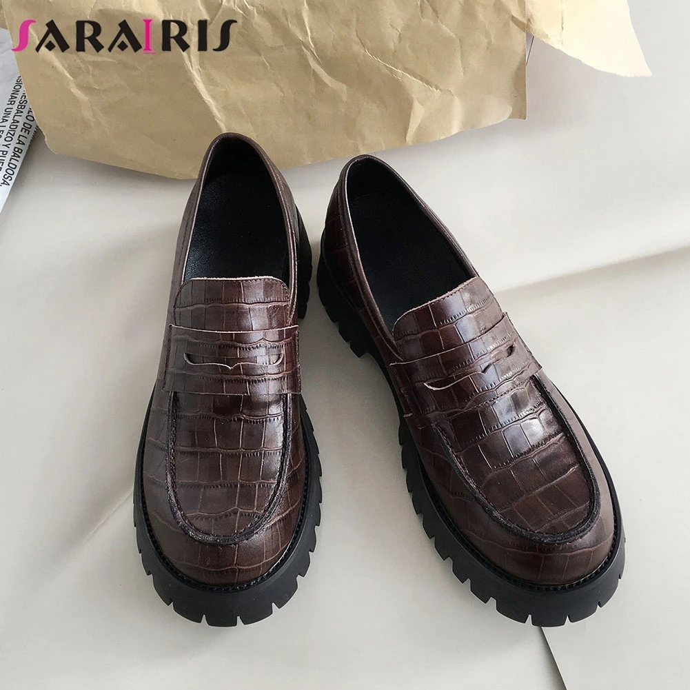 

SARAIRIS Spring New Brand Female Fashion Fretwork Platform Loafers Casual slip-on Flats Women Genuine Leather Shoes Woman