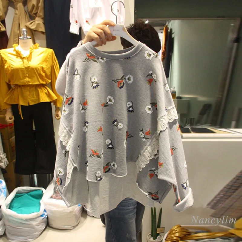 

Hoodies Women Korean Style 2020 Autumn New Round Neck Bat Sleeve Lace Patch Floral Printed Pullover Sweatshirt Female Top